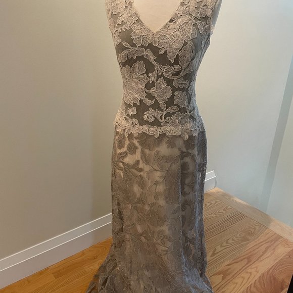 Tadashi Shoji Scalloped V-Neck Sleeveless Two Tone Corded Lace Gown - Picture 3 of 10